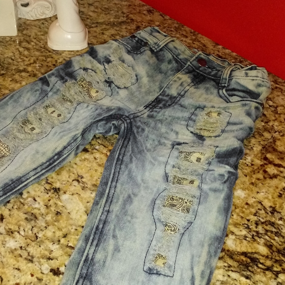 0120 Boys Denim & Rivets Jeans - Picture 2 of 7